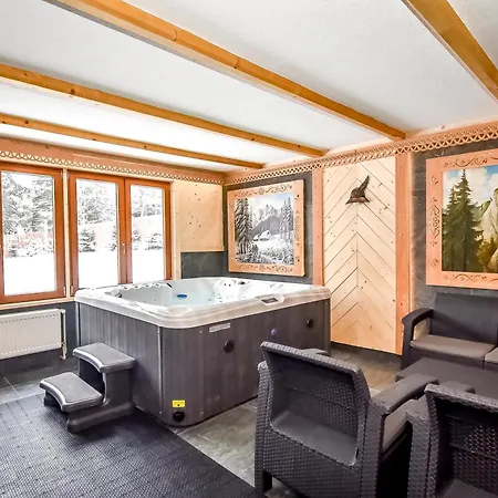Pod Orlem Jacuzzi Sauna Panzió *