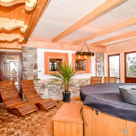 Pod Orlem Jacuzzi Sauna Bed and Breakfast